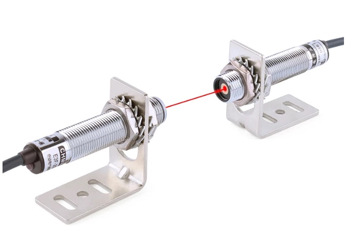 LASERSKI FOTOSENZOR<span style="color: gray; font-family: Arial; font-weight: 200;font-size: 14px;"> C376 </span>